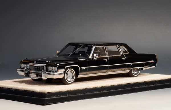 Модель 1:43 Cadillac Fleetwood 75 Limousine 1973 Black